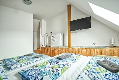 Chalupa s baz�nem - P�lavsk� vrchy - ji�n� Morava