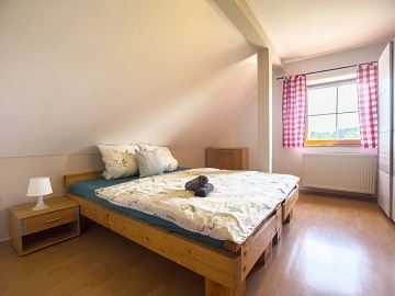 Chalupa a baz�n - Slezsk� Harta - Re�ovsk� vodop�dy