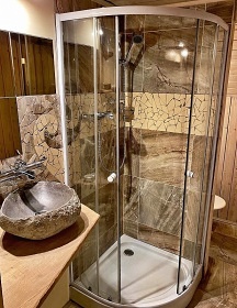 Chalupa u hradu Ka�perk - �umavsk� �dol�