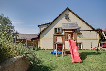 Farm��sk� penzion s baz�nem - Vrchlab� - Krkono�e