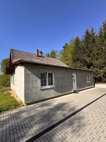 Chalupa u přehrady Letovice - Vranová - Moravský kras