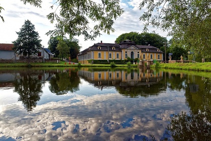 Zámek Úsobí - apartmány - Úsobí - Vysočina