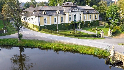 Zámek Úsobí - apartmány - Úsobí - Vysočina