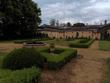 Zámek Úsobí - apartmány - Úsobí - Vysočina