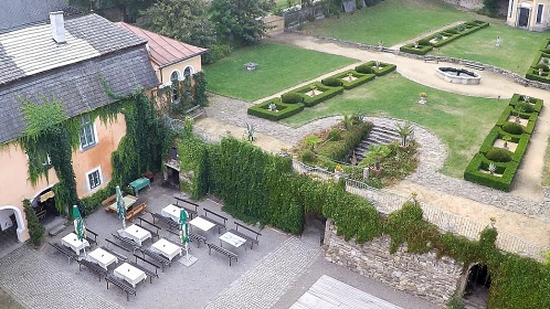 Zámek Úsobí - apartmány - Úsobí - Vysočina