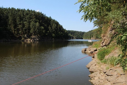 Chata s baz�nem - p�ehrada Orl�k - Bechyn�