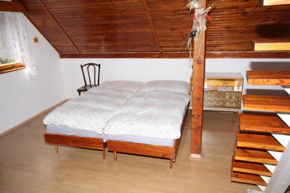 Chata s baz�nem - p�ehrada Orl�k - Bechyn�