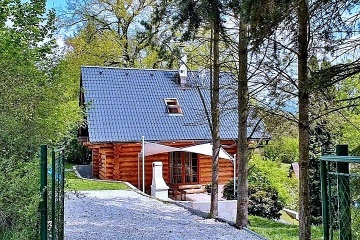 Srub u �eky Oh�e - hrad Loket - Karlovy Vary