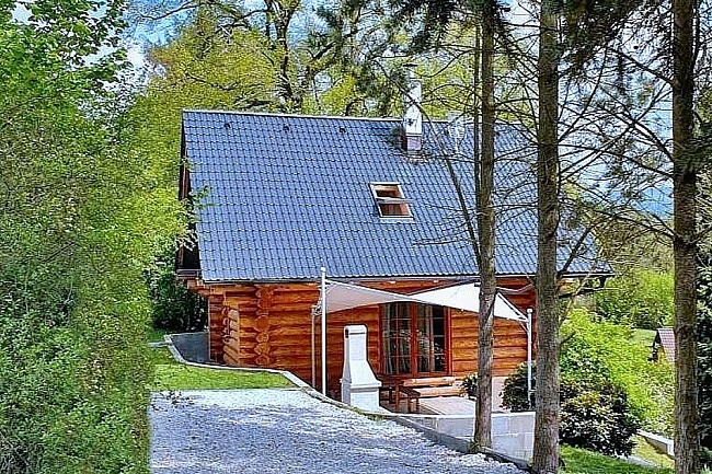 Srub u řeky Ohře - hrad Loket - Karlovy Vary