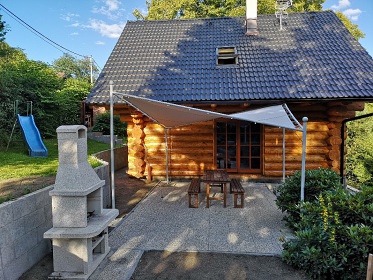 Srub u �eky Oh�e - hrad Loket - Karlovy Vary