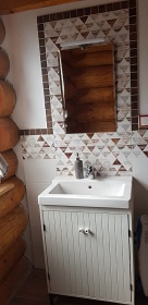 Srub u �eky Oh�e - hrad Loket - Karlovy Vary