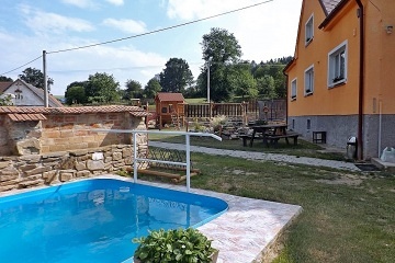 Rodinný penzion s bazénem - Toulava - Podblanicko