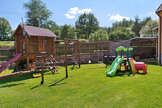 Rodinn� penzion s baz�nem - Toulava - Podblanicko