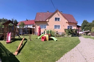 Rodinn� penzion s baz�nem - Toulava - Podblanicko