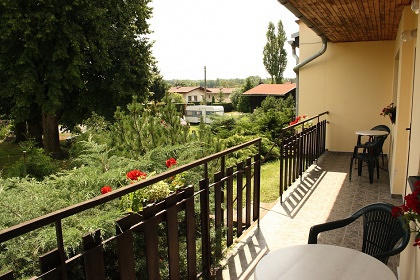 Chaty u Babiččina údolí - přehrada Rozkoš
