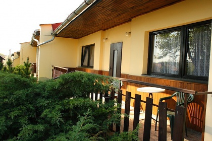 Chaty u Babiččina údolí - přehrada Rozkoš