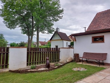 Chalupa a koupac� sud - hrad Choustn�k - T�bor