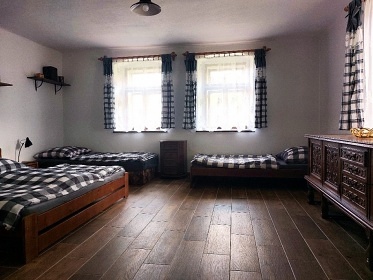 Chalupa a koupac� sud - hrad Choustn�k - T�bor