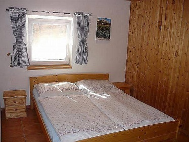 Chalupa a vinn sklep - Mikulick luh - Slovcko