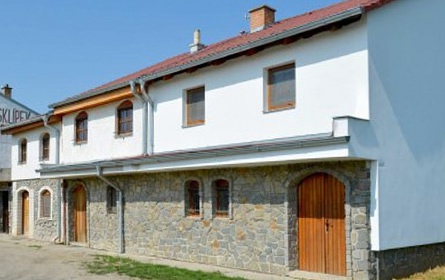 Chalupa a vinn sklep - Mikulick luh - Slovcko