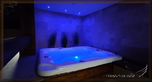 Chata baz�n a wellness - Vala�sk� muzeum v p��rod�