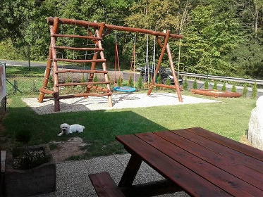 Chalupa s apartmny - Krkonoe - ern hora
