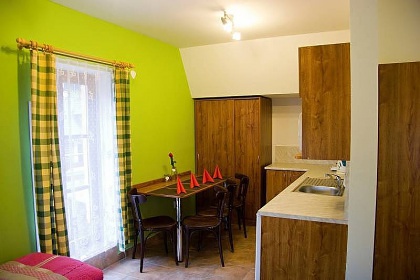 Chalupa s apartmny - Krkonoe - ern hora