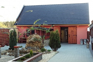 Chata koupací sud a letní kuchyně - Bílé Karpaty
