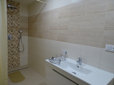 Chata s letn kuchyn a stodolou - Bl Karpaty