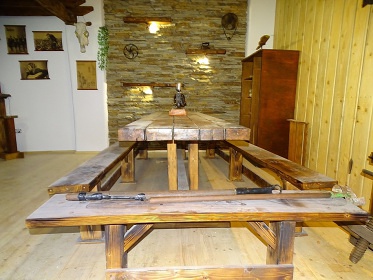 Chata koupac� sud a letn� kuchyn� - B�l� Karpaty