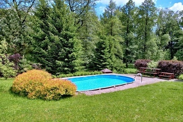 Chalupa s baz�nem - Babi��ino �dol� - hrad V�zmburk