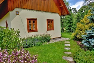 Chalupa s baz�nem - Babi��ino �dol� - hrad V�zmburk