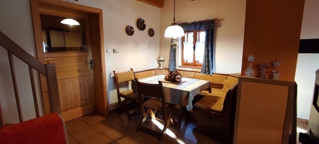 Chalupa s baz�nem - Babi��ino �dol� - hrad V�zmburk