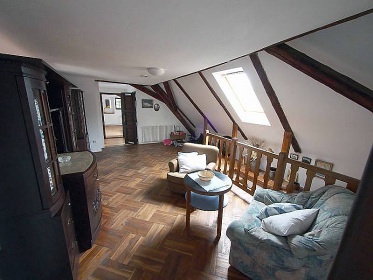 Chalupa s baznem jin echy - Orlk - Psek