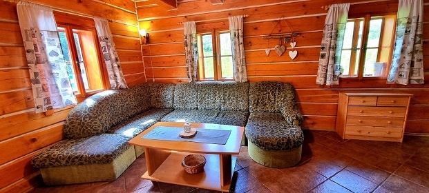 Roubenka s bazénem - Kralický Sněžník - Stříbrnice