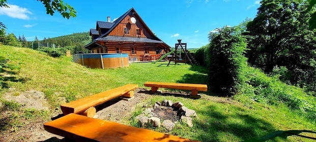 Roubenka s bazénem - Kralický Sněžník - Stříbrnice