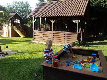 Chalupa s baz�nem - Prad�d - Re�ovsk� vodop�dy