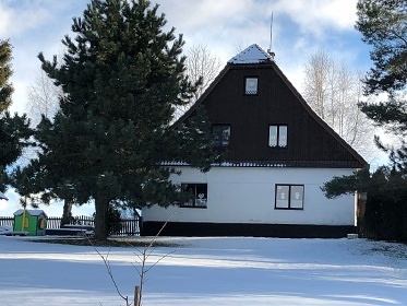 Chalupa s baz�nem - Prad�d - Re�ovsk� vodop�dy