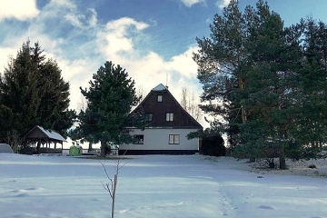 Chalupa s baz�nem - Prad�d - Re�ovsk� vodop�dy