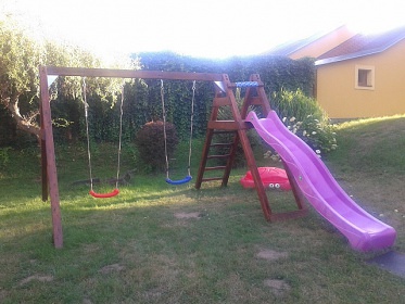 Jiho�esk� chalupa s baz�nem - Vesel� nad Lu�nic�