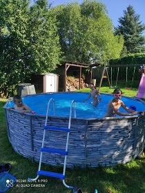 Jiho�esk� chalupa s baz�nem - Vesel� nad Lu�nic�