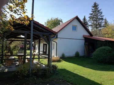 Jiho�esk� chalupa s baz�nem - Vesel� nad Lu�nic�