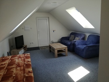 Jiho�esk� chalupa s baz�nem - Vesel� nad Lu�nic�