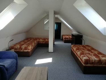 Jiho�esk� chalupa s baz�nem - Vesel� nad Lu�nic�